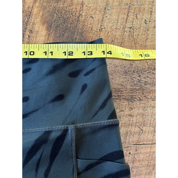 Athleta Salutation Stash Pocket II 7/8 Tight Womens Zebra Print Leggings Medium - Picture 3 of 6